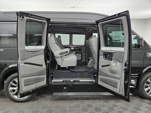 New 2024 GMC Savana 2500 image 43