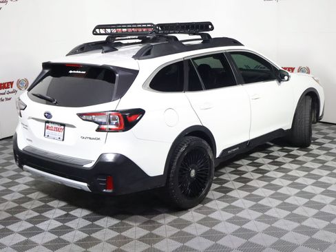 Used 2022 Subaru Outback Limited AWD/4WD image 4