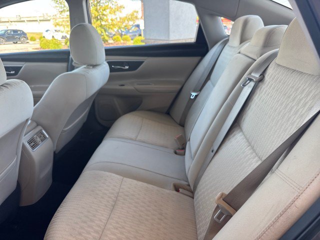 Used 2016 Nissan Altima 2.5 SV w/ Convenience Package FWD image 7