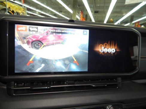 Used 2024 Jeep Wrangler Unlimited Sahara w/ Technology Group image 37