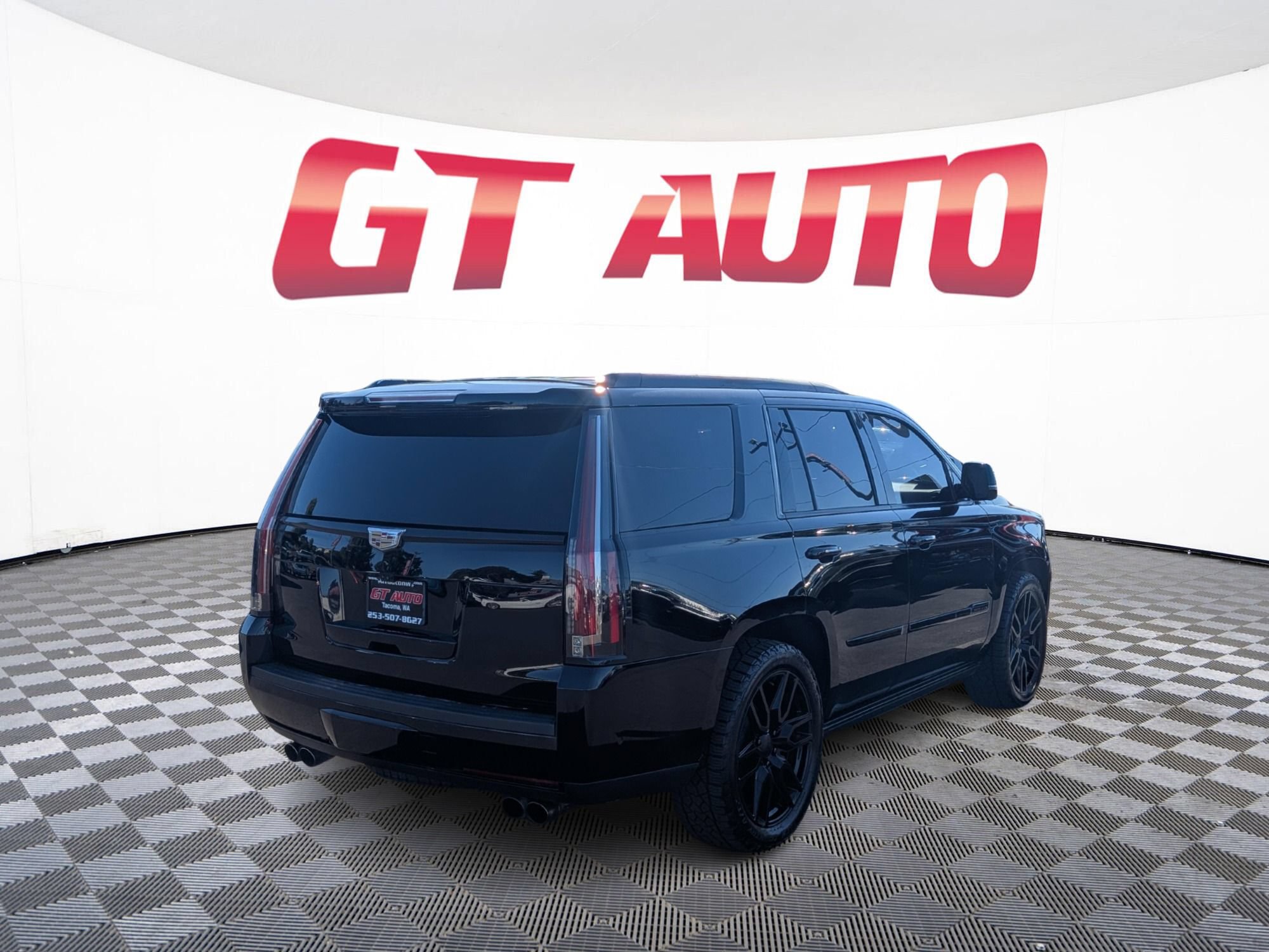 Used 2019 Cadillac Escalade Platinum AWD/4WD image 4