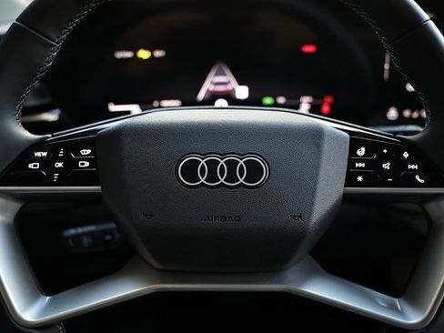 New 2025 Audi Q5 Prestige image 32