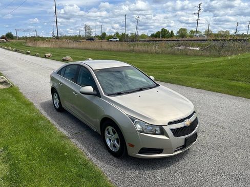 Used 2011 Chevrolet Cruze LT FWD image 3