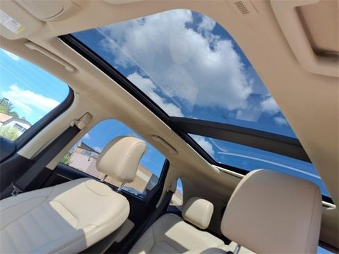 Used 2022 Ford Edge SEL w/ Convenience Package image 11