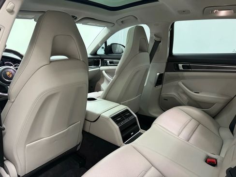 Used 2018 Porsche Panamera 4S image 15