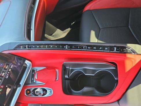 Used 2021 Chevrolet Corvette Stingray Premium Conv w/ Z51 Performance Package RWD image 34