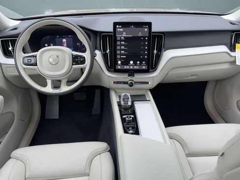 New 2026 Volvo XC60 B5 Ultra w/ Climate Package image 15