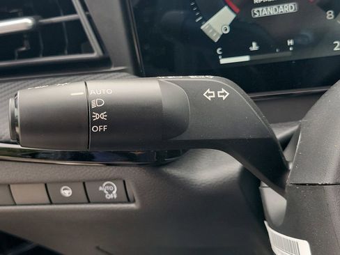 New 2026 Nissan Kicks SR FWD image 32
