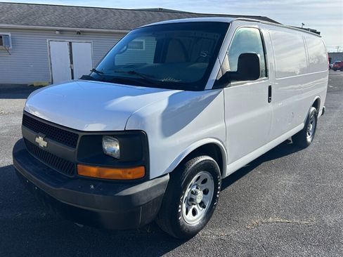Used 2010 Chevrolet Express 1500 image 8