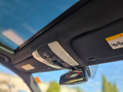 Used 2013 Mercedes-Benz C 250 Sport image 19