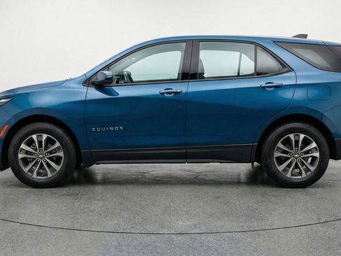Used 2025 Chevrolet Equinox LT FWD image 5