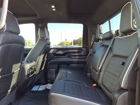 Used 2024 GMC Sierra 2500 AT4X image 15