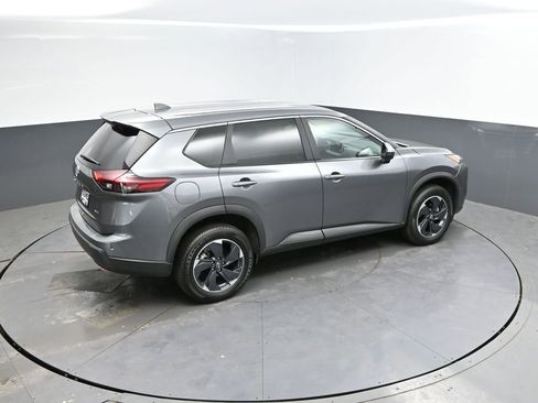 Used 2025 Nissan Rogue SV AWD/4WD image 31