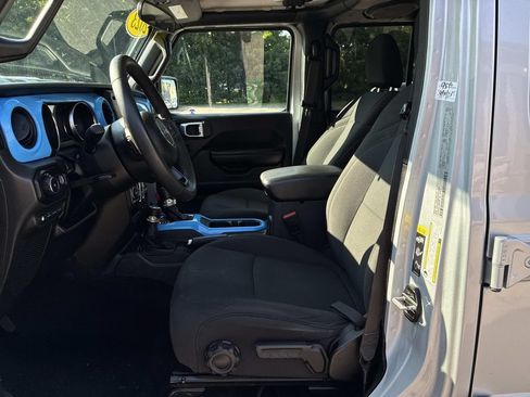 Used 2023 Jeep Wrangler Unlimited AWD/4WD image 22