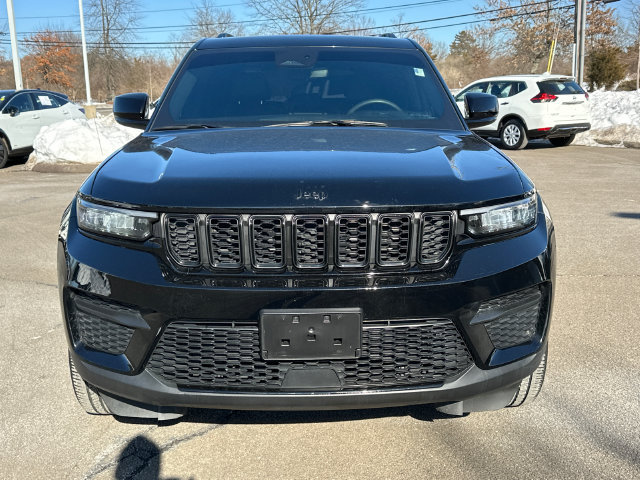 Used 2023 Jeep Grand Cherokee Altitude AWD/4WD image 6