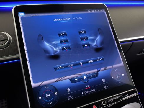 Used 2022 Mercedes-Benz S 500 4MATIC w/ AMG Line Package image 46
