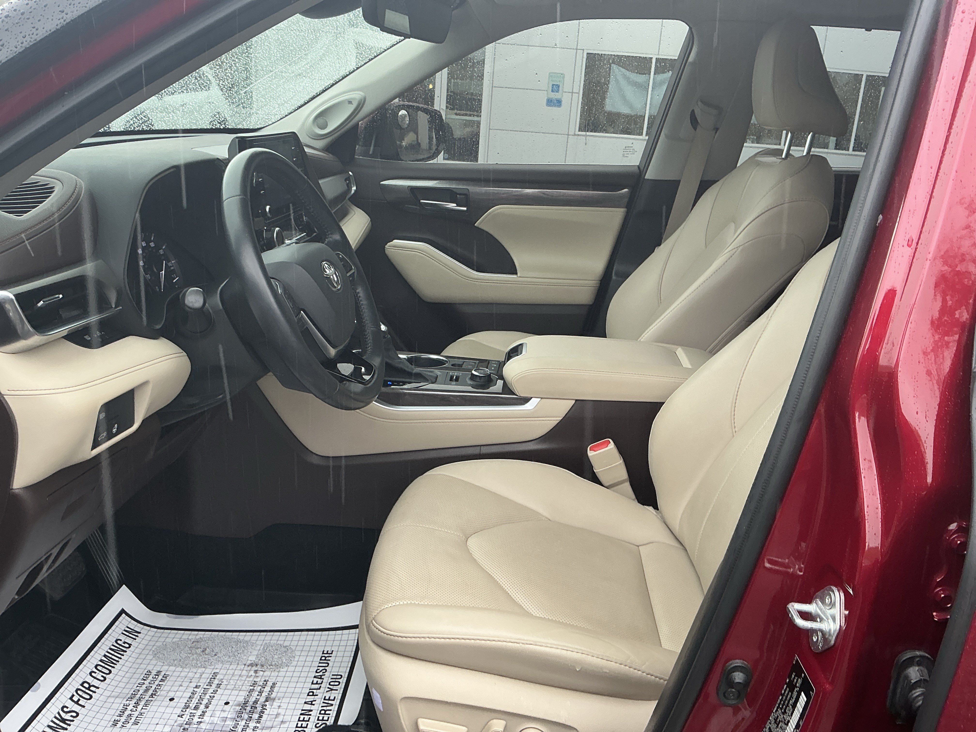 Used 2021 Toyota Highlander Limited AWD/4WD image 10