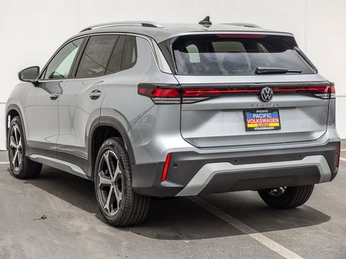 New 2026 Volkswagen Tiguan SE AWD/4WD image 3