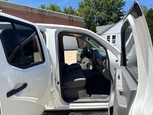 Used 2019 Nissan Frontier SV w/ Value Truck Package AWD/4WD image 11