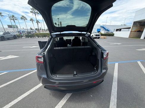 Used 2022 Tesla Model Y Long Range AWD/4WD image 13