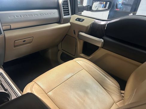 Used 2017 Ford F350 Lariat w/ Chrome Package AWD/4WD image 18