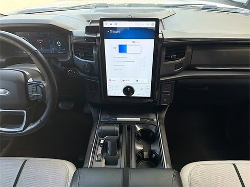 Used 2022 Ford F150 Lightning Platinum image 18
