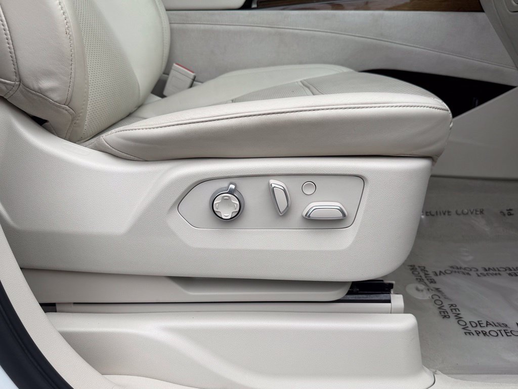 Used 2021 Cadillac Escalade Premium Luxury Platinum w/ LPO, Radiant Package AWD/4WD image 35