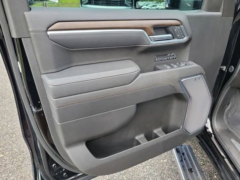 Certified 2025 Chevrolet Silverado 1500 High Country w/ High Country Premium Package AWD/4WD image 23
