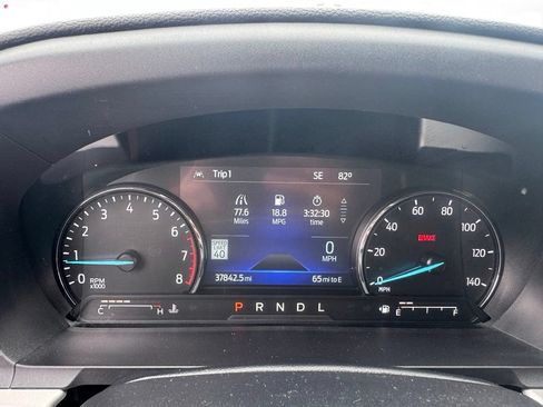 Used 2023 Ford Explorer XLT w/ Equipment Group 202A AWD/4WD image 11