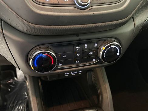 Used 2023 Chevrolet TrailBlazer LT FWD image 30