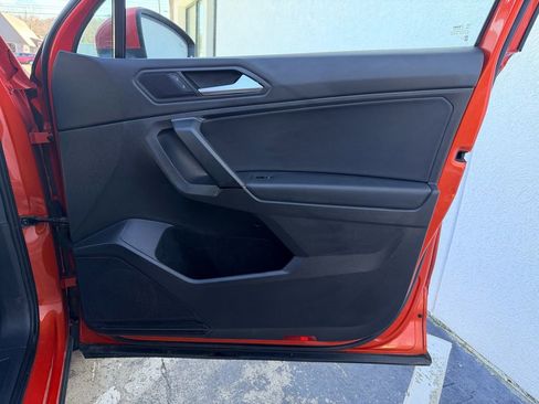 Used 2019 Volkswagen Tiguan SE image 28