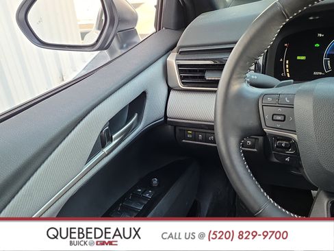 Used 2025 Toyota Camry SE w/ Convenience Package image 22