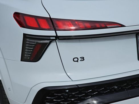 New 2026 Audi Q3 quattro 2.0T AWD/4WD image 37