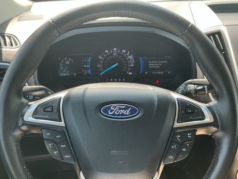 Used 2024 Ford Edge SEL AWD/4WD image 9