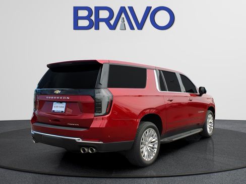 Used 2025 Chevrolet Suburban Premier image 5