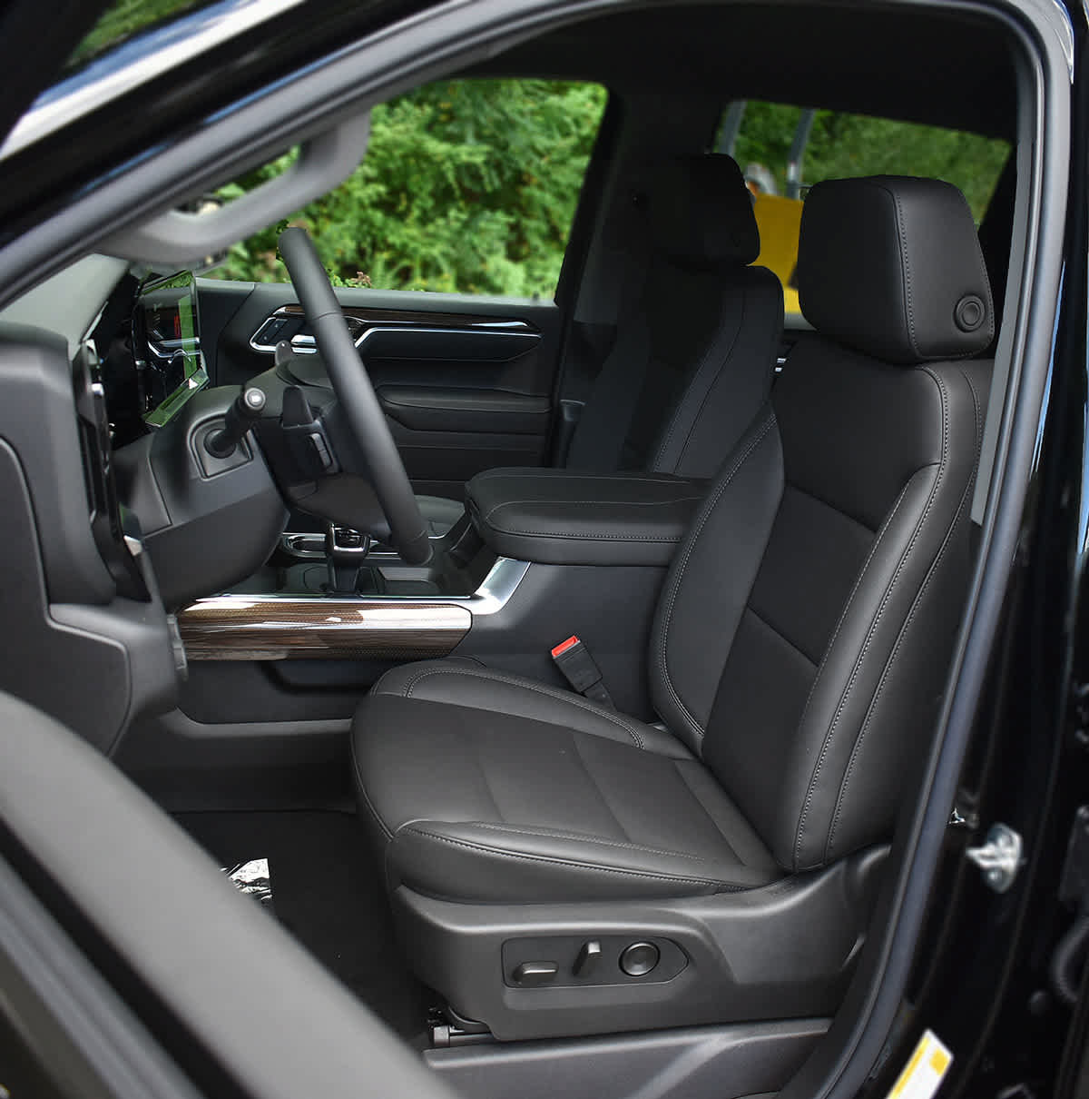 New 2026 Chevrolet Silverado 1500 RST w/ RST All Star Premium Package AWD/4WD image 9