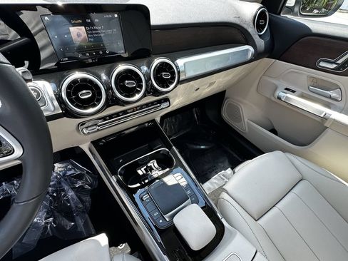 Used 2021 Mercedes-Benz GLB 250 image 31