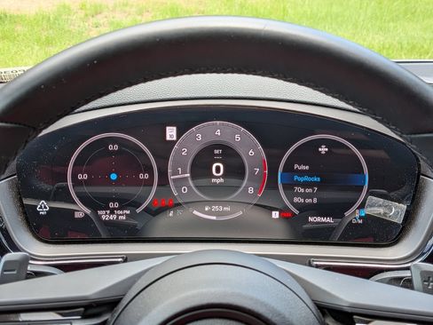Certified 2025 Porsche Cayenne Coupe AWD/4WD image 10