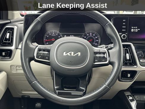 Used 2022 Kia Sorento S w/ Panoramic Sunroof Package FWD image 19