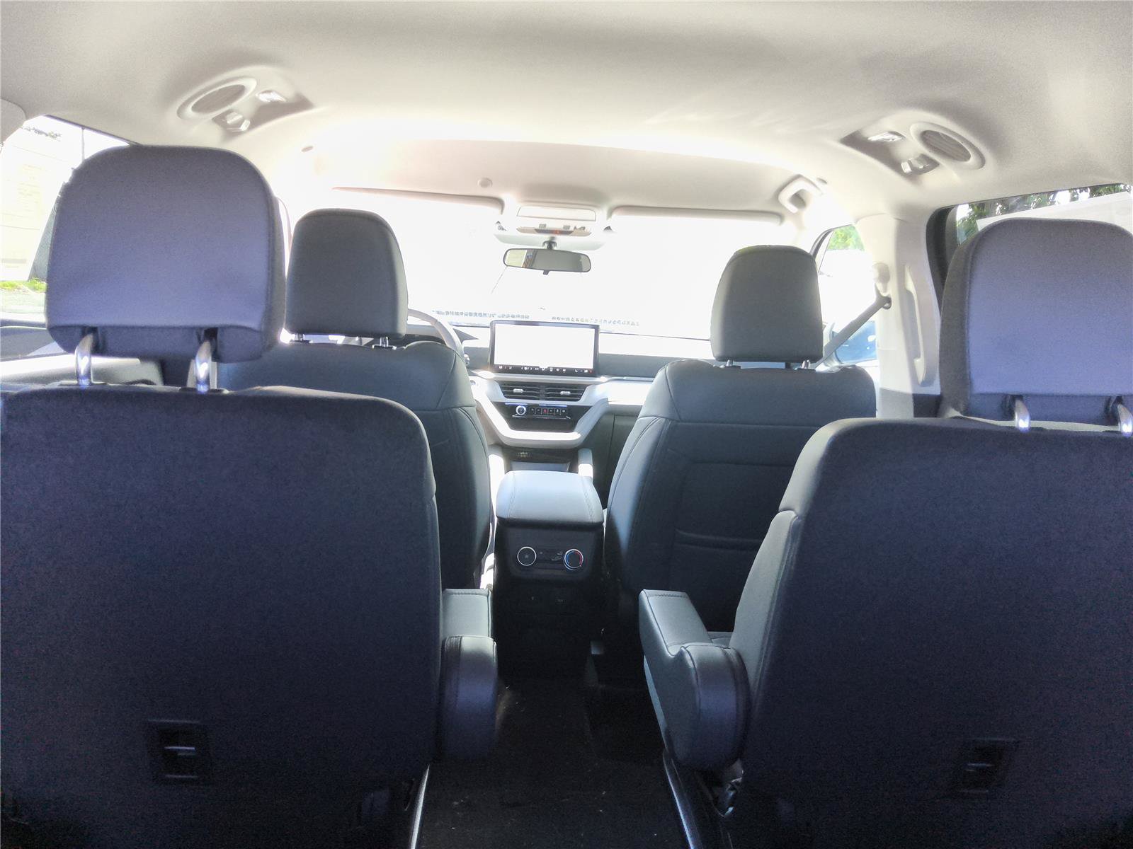 New 2026 Ford Explorer Active w/ Active Comfort Package RWD image 18