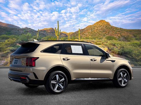 Certified 2021 Kia Sorento S FWD image 4