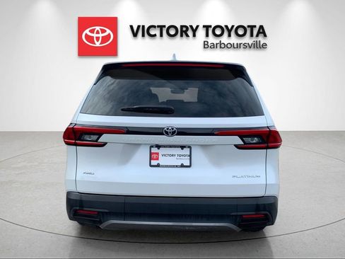 Used 2024 Toyota Grand Highlander Platinum image 4