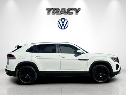 Used 2025 Volkswagen Atlas Cross Sport SE FWD image 3