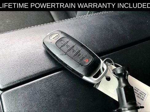 Used 2024 Nissan Rogue SV FWD image 13