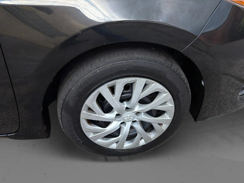 Used 2017 Toyota Corolla LE FWD image 25