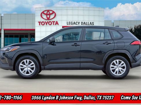 Used 2024 Toyota Corolla Cross L AWD/4WD image 6
