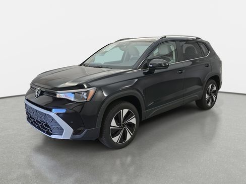 New 2026 Volkswagen Taos SE image 7