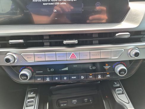 Used 2024 Kia Telluride S w/ S Sunroof Package FWD image 18