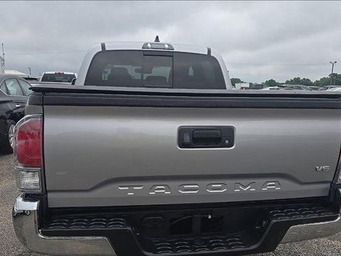 Used 2021 Toyota Tacoma TRD Off-Road RWD image 6