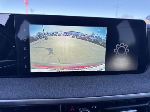 Used 2025 Nissan Kicks SV image 17